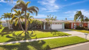 The Crown House 4b Pool Home 6 mins to IR Beach - Image 2