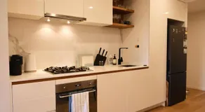 Executive Stay Quiet 2BR 2BA Study Tram at Door Secure Parking - Image 3