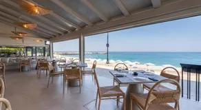 Kelly Beach Hotel - Image 4