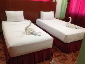 ISLA INN - Image 2