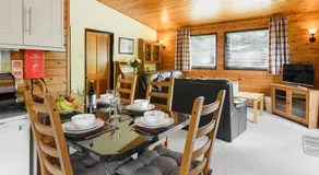 Woodlands Hotel & Pine Lodges - Image 2