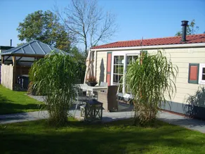 Authentic chalet with garden, near the Wadden Sea - Image 2