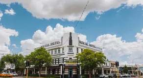 Royal Hotel Orange - Image 4