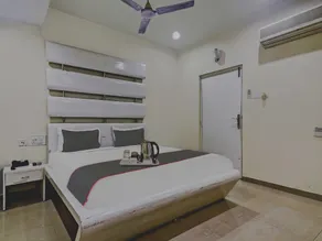 Collection O THE CROWN HOTEL - Image 2