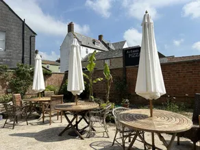 Lord Nelson Hotel - Image 2