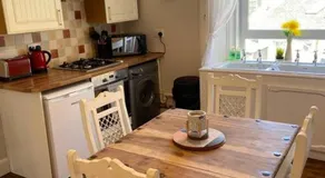 Beautiful traditional top floor flat in the center of Largs - Image 4