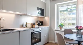 Apartments near Downtown & Sports Center with Free Parking - Image 2