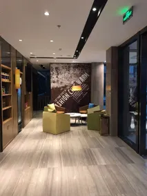 IU Hotel Kunming Jinma Bijifang Joy City - Image 3