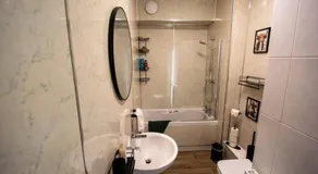 Modern apartment - sleeps 4 - Image 2