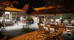 Harry's Ocean House Pacitan - Image 3