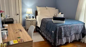 BOSTON-PRIVATE SUITE, WITH PRIVATE BATHROOM- WALK TO TRAIN & BUSES  - Image 2