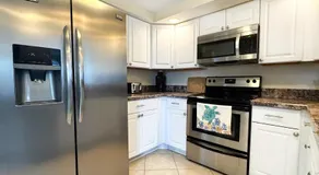 Venice Beach & Golf Retreat with Heated Pool - Image 4