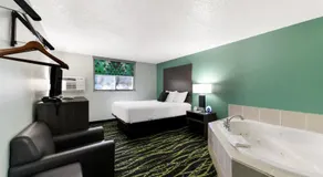 Baymont Inn & Suites by Wyndham - Image 2