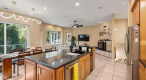 Yosemite-bound, Fun at the lake, Spacious & stylish 6 Bdr home with game room - Image 5