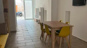 yellow house - Image 3