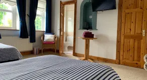 Rocklands Guesthouse Castlebar - Image 2