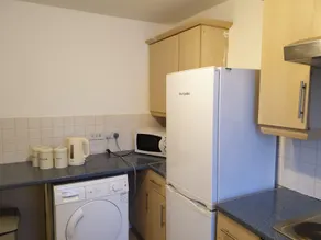 2 Bed Apartment B70 off M6 with free parking - Image 3