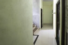 Hotel O Celebrity - Image 5