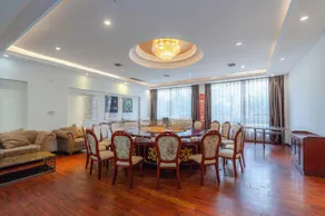 National Hotel - Image 4