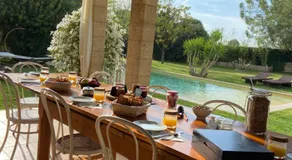 Le Patio, chambres d hôtes pour adultes en Camargue, possibilité de naturisme à la piscine, - Image 3