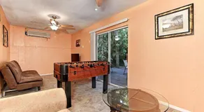 Beautiful 3 Bedroom 2 Bathroom Home Steps from the Beach - Image 5