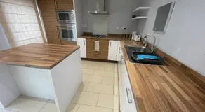 Holiday Home In Cardiff, Sleeps 8 - Image 5