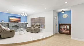 Spacious Home With Pool Table Near Stadium - Image 4