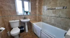 New - Modern Home from Home, 3 bedrooms, 2.5 bath - Image 4