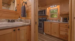 Peggers Cabin Luxury Rustic Tiny Cabin Spa - Image 3