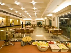 Grand Hotel Agra - Image 2