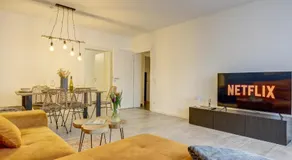 Zentrale Design Wohnung in Ufernähe - 105 qm - Parkplatz - Küche - Netflix - Image 5