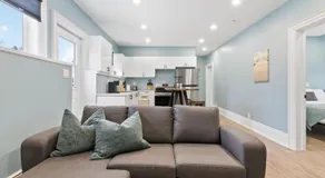 Bright and Spacious Condo in Downtown Collingwood 97043 - Image 4