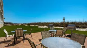 Appartement de vacances avec internet haut débit, piscine et jacuzzi | Vue ville - Image 4