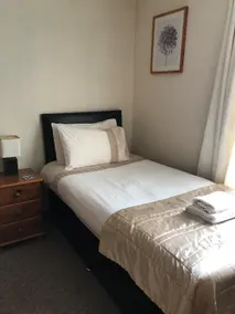 Beeches Guest House - Image 5
