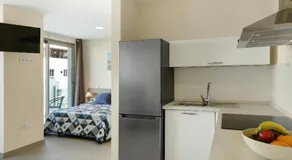 Appartement Albamar 1A avec vue sur les montagnes, Wi-Fi, climatisation, balcon et terrasse - Image 2
