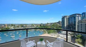 Luxury Harbour View Escape Steps to Ferries & CBD - Image 4