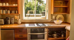 Secluded Haven Near Bush, Beach & Havelock North - Image 5