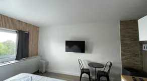 Appartement design tout confort (parking gratuit) - Image 2
