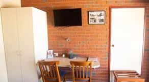 Foundry Palms Motel - Image 5