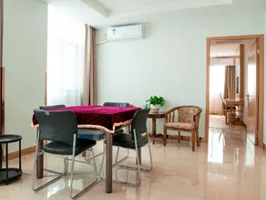 GreenTree Inn Suzhou Zhangjiagang Tangshi Town Yangzi Road Express Hotel - Image 4