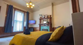 Court St Suite - Image 2