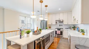 Windy City Getaway - 3BR 2BA Chicago Townhouse home - Image 3