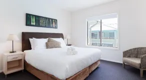 Pacific Blue 245-265 Sandy Point Rd - Dual Key Access, air conditioned unit with resort facilities and linen supplied - Image 2