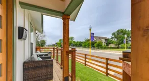 2 Mi to Dtwn: Chic Waco Studio w/ Fire Pit! - Image 4