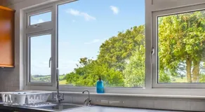 The Hideaway - Spacious 3 Bedroom Apartment - Image 5