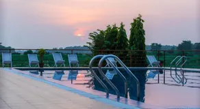 Park Safari Resort, Chitwan National Park - Image 4