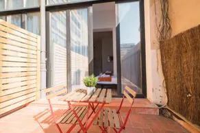 Hostal Live Natura Barcelona - Image 2