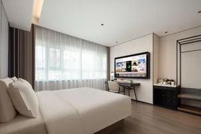 Atour Hotel Urumqi People's Square South Gate Metro Station - Image 2
