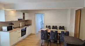 Erika's home - apartment house - Image 4