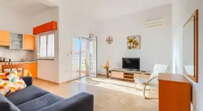 Bezauberndes Apartment mit Babybett Spielplatz Grill WiFi - Image 2